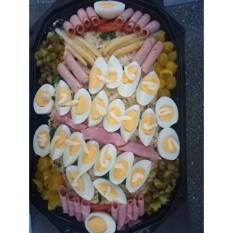 Opgemaakte Rundvlees / Huzaren saladeschotel. ( MINIMAAL 2 dagen vooraf bestellen )